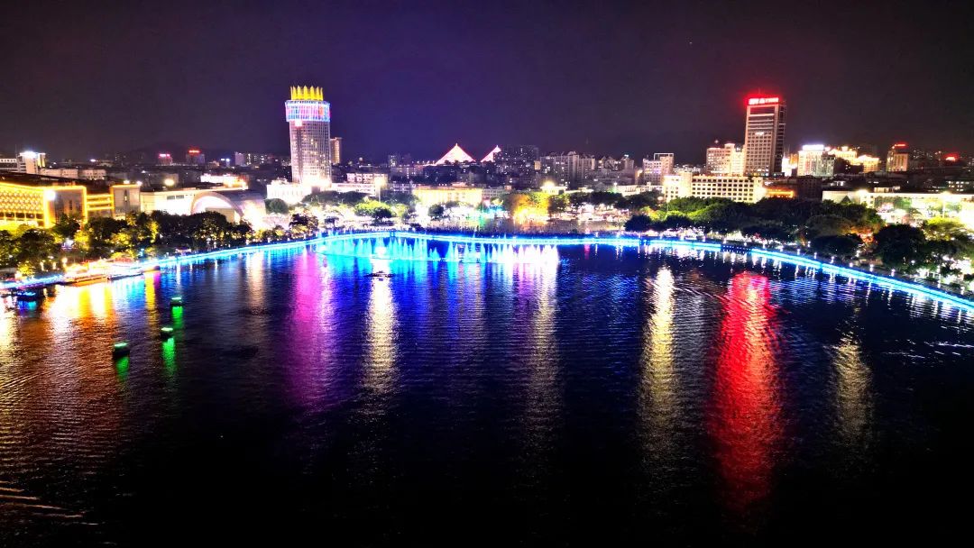 景星巖山上住宿_景星巖游玩攻略_景星巖滑道