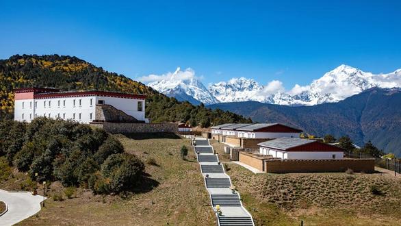雪山梅里雪山_梅里雪山景區(qū)攻略_梅里雪山山峰